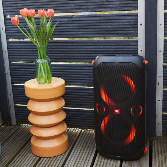 Top 4 Reasons to Rent Speakers from On Loon for Your London Party