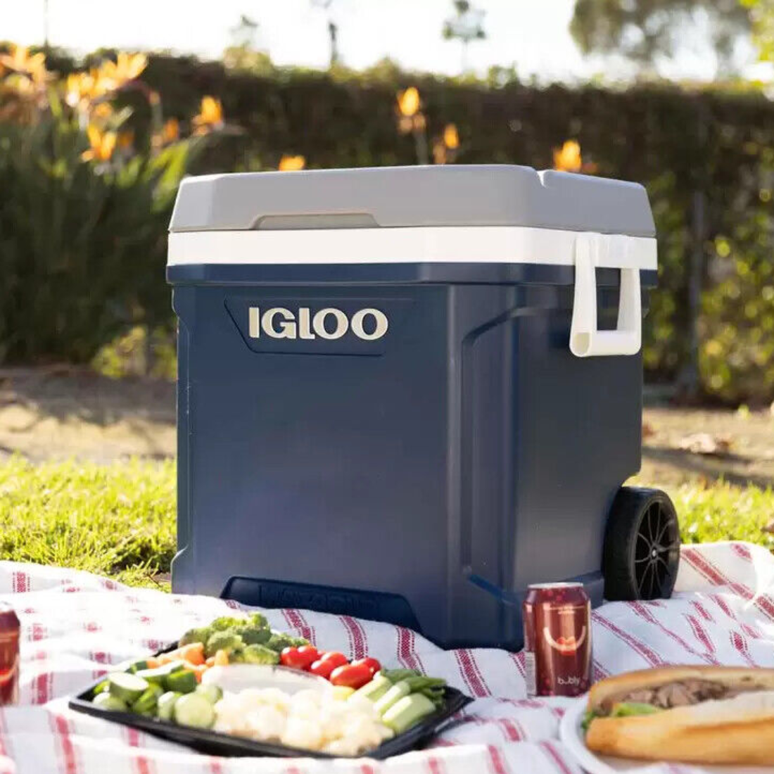 IGLOO MaxCold 58 Litre Roller Cool Box Ice Cooler